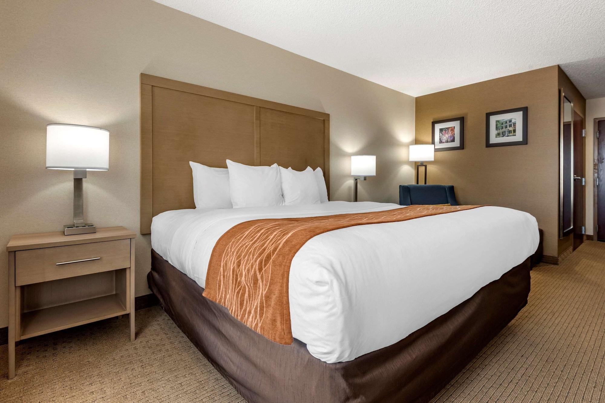 Comfort Inn & Suites Farmington - Victor Buitenkant foto