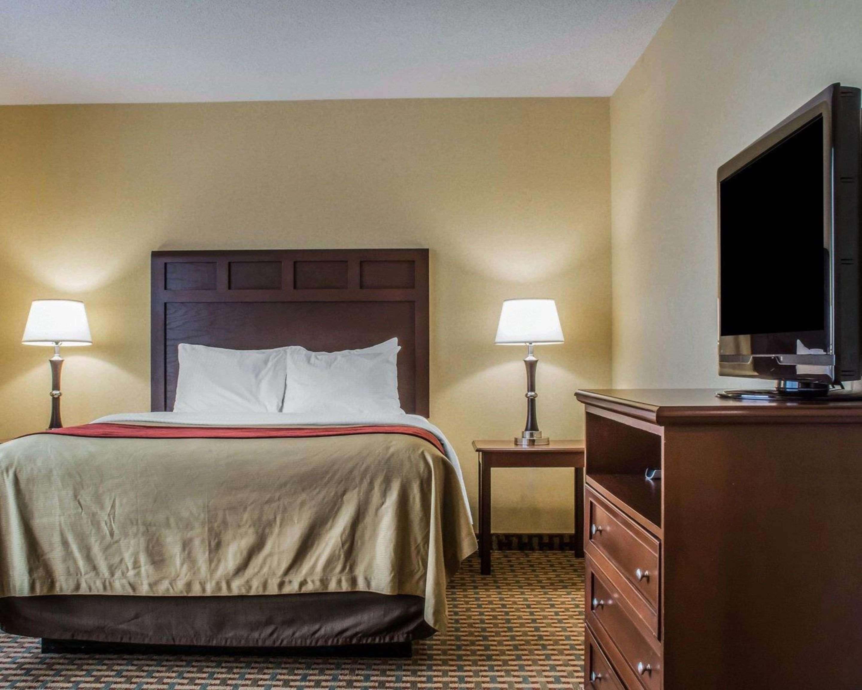Comfort Inn & Suites Farmington - Victor Buitenkant foto