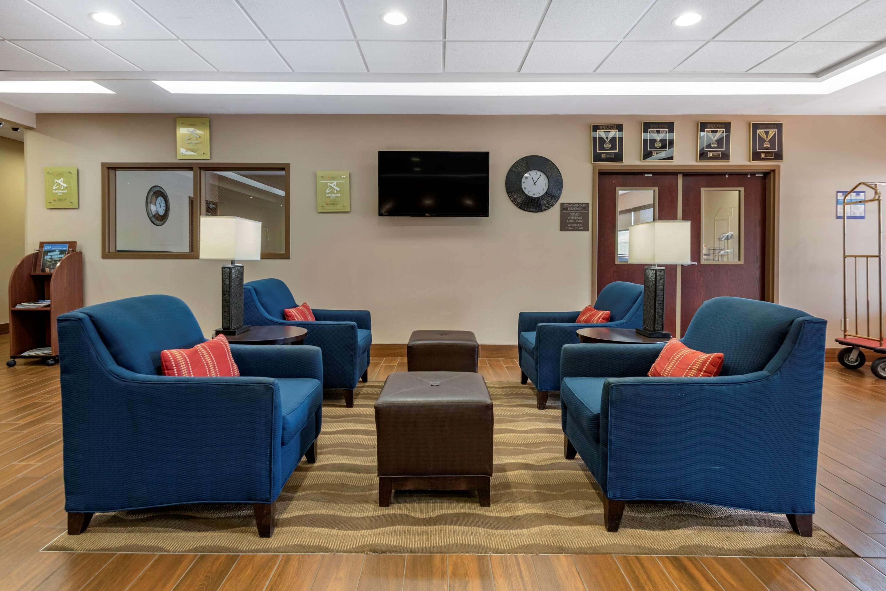 Comfort Inn & Suites Farmington - Victor Buitenkant foto