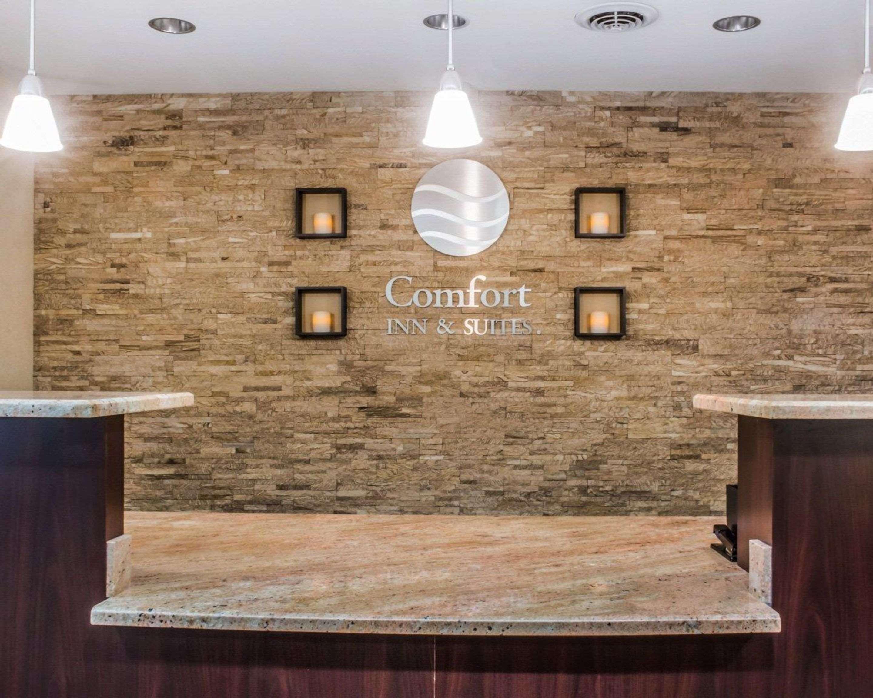 Comfort Inn & Suites Farmington - Victor Buitenkant foto