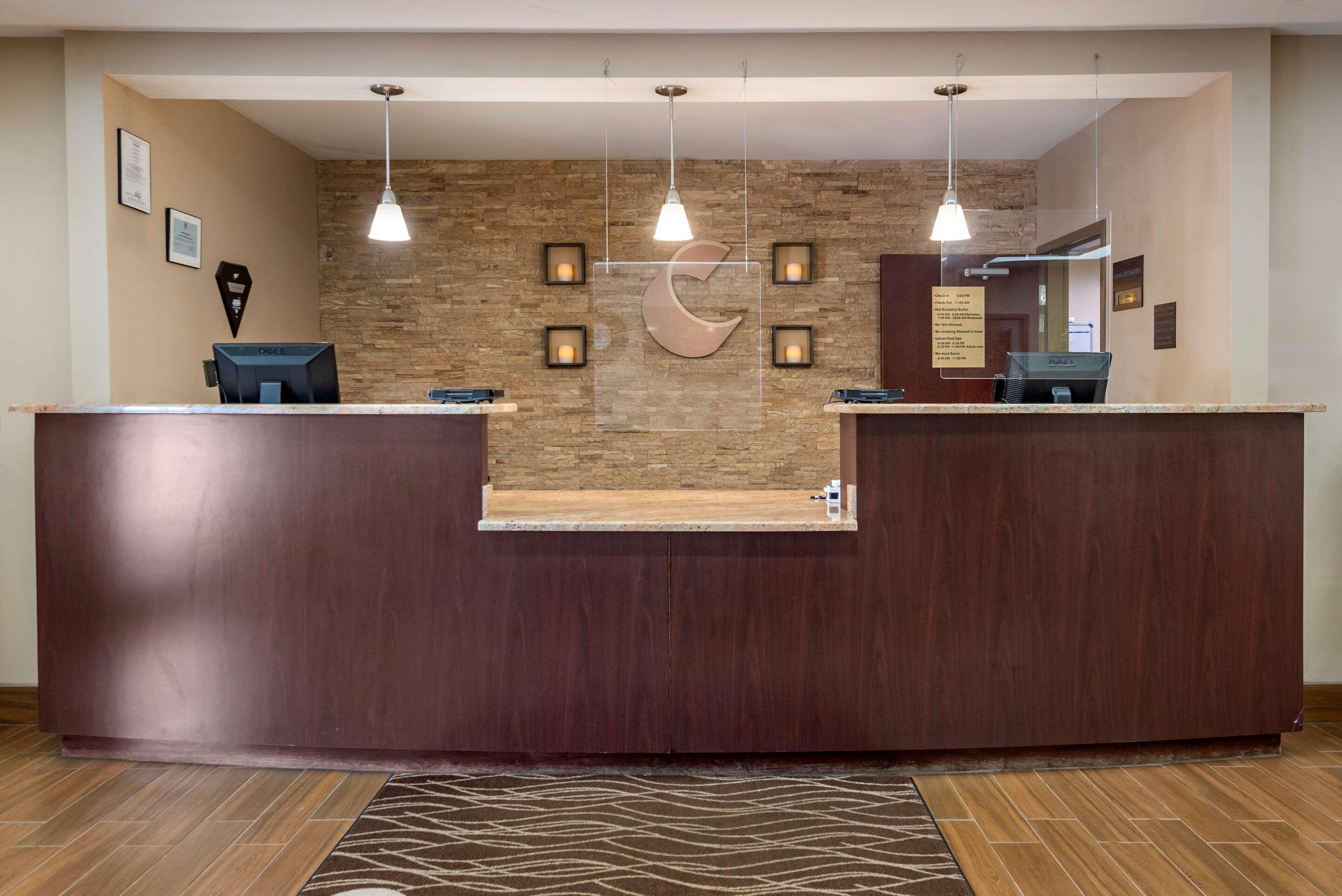 Comfort Inn & Suites Farmington - Victor Buitenkant foto