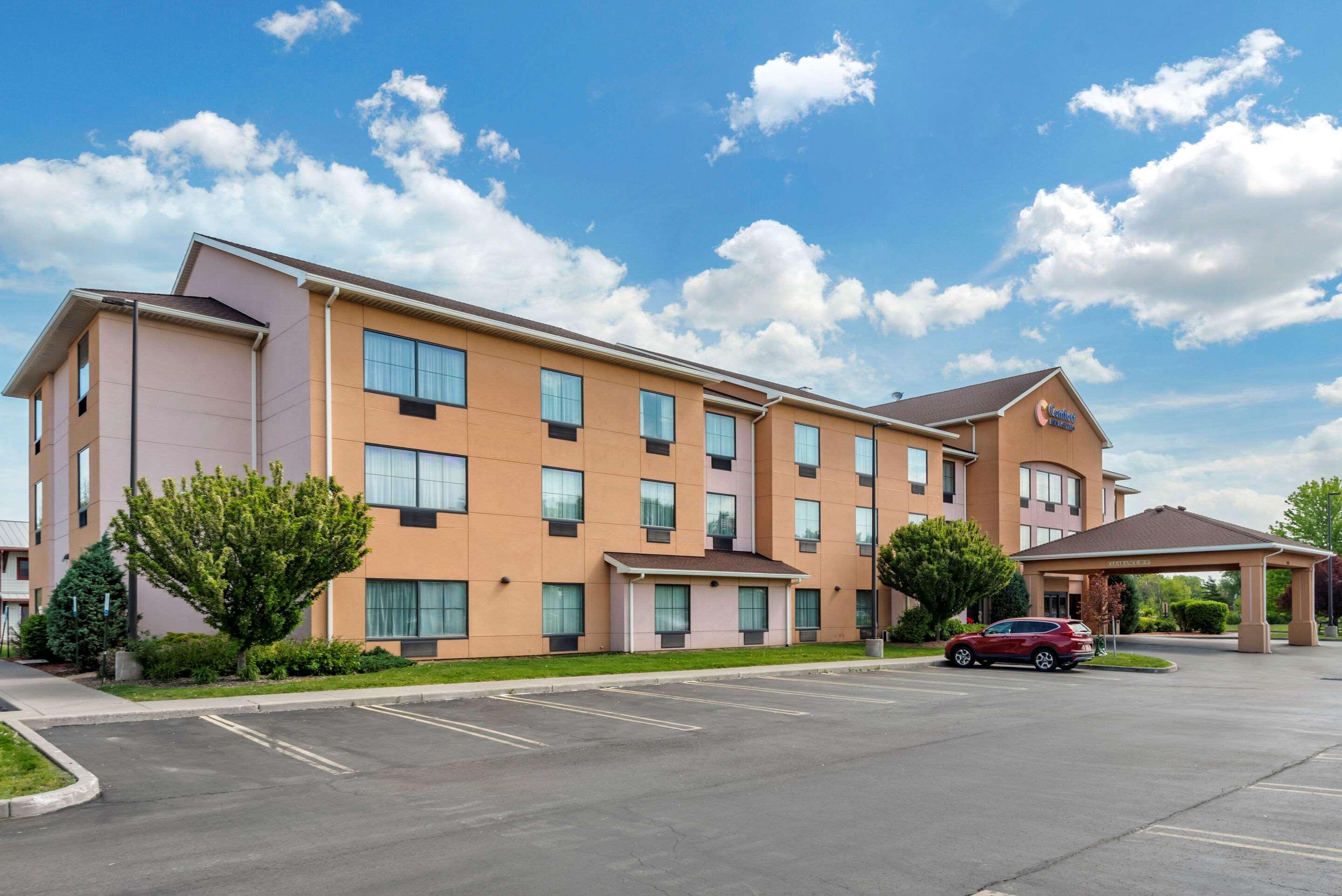Comfort Inn & Suites Farmington - Victor Buitenkant foto
