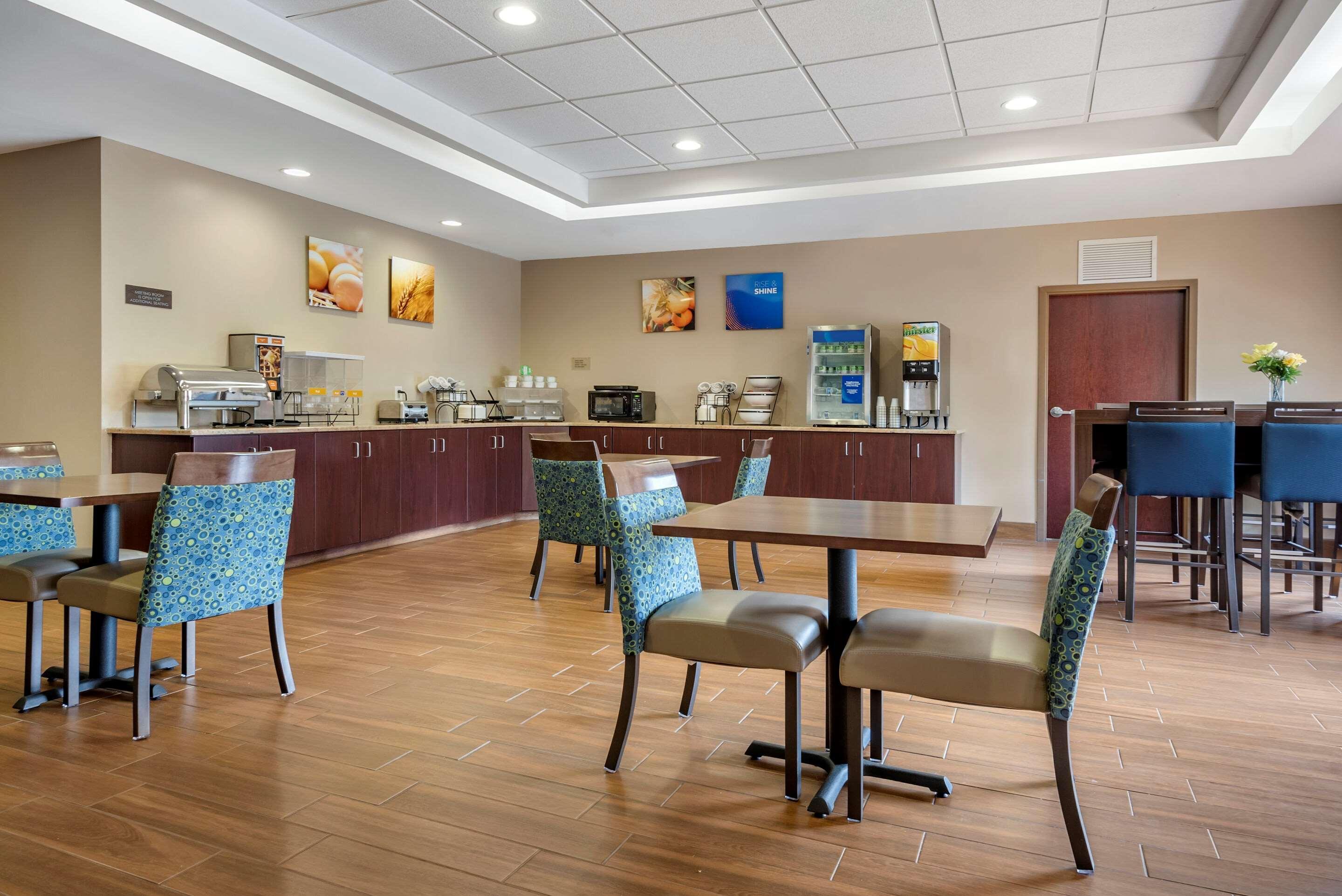 Comfort Inn & Suites Farmington - Victor Buitenkant foto