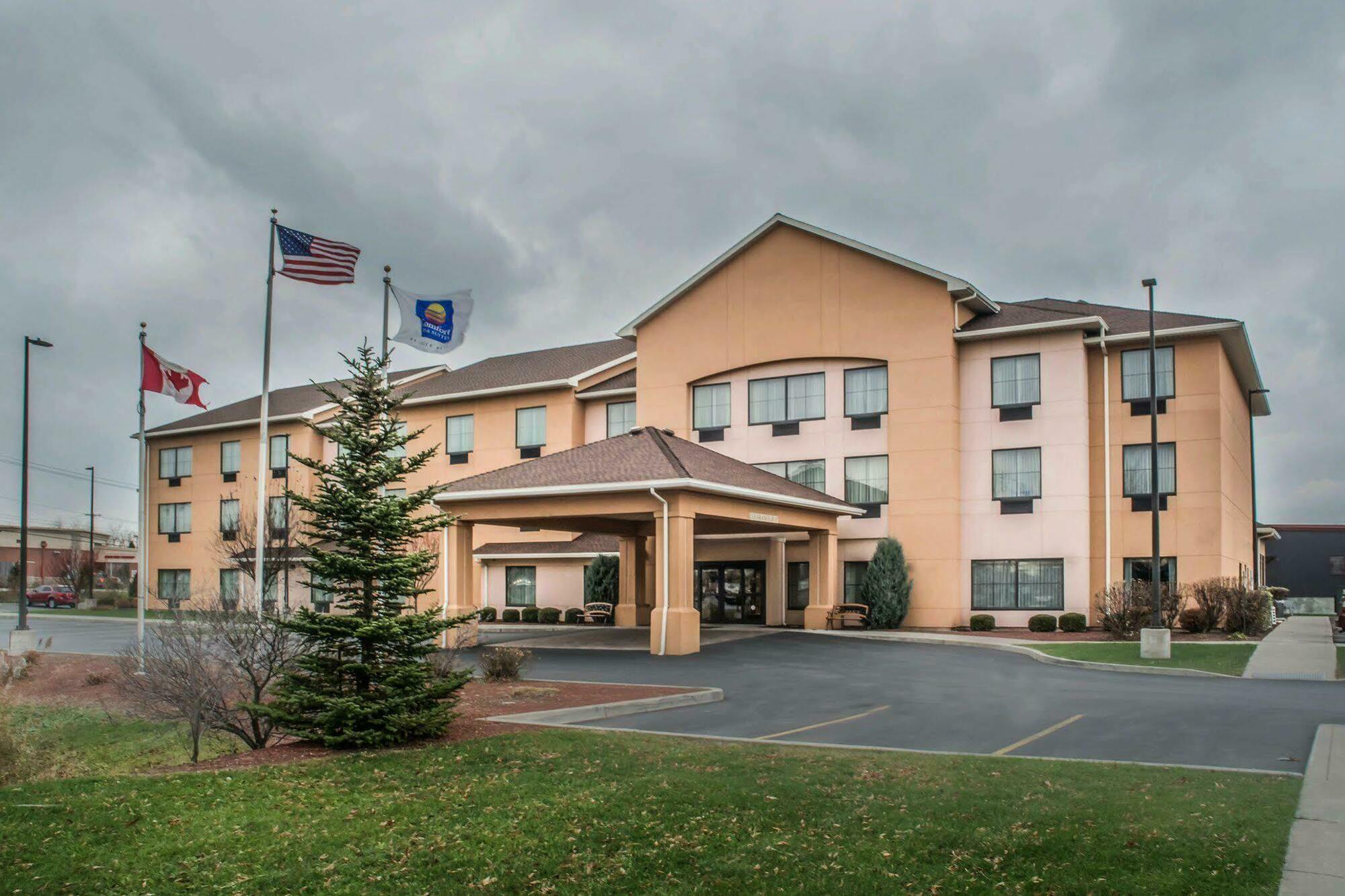 Comfort Inn & Suites Farmington - Victor Buitenkant foto