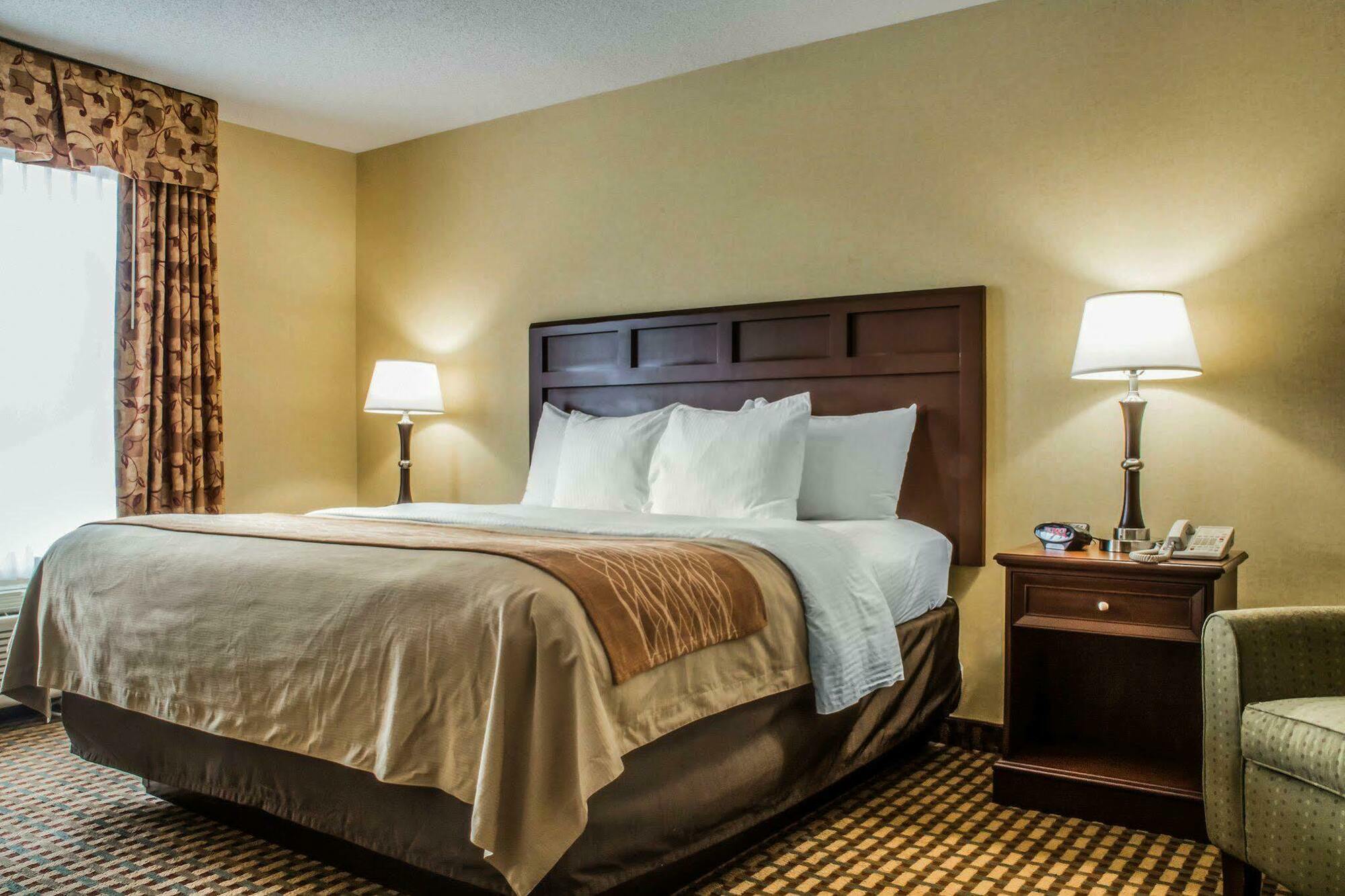 Comfort Inn & Suites Farmington - Victor Buitenkant foto